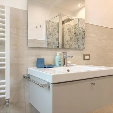 Metro C -castani Charm Apartment *