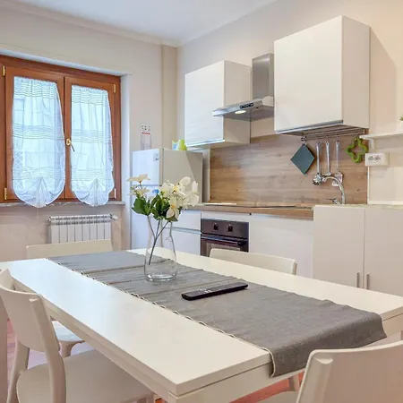 Metro C -castani Charm Apartment *